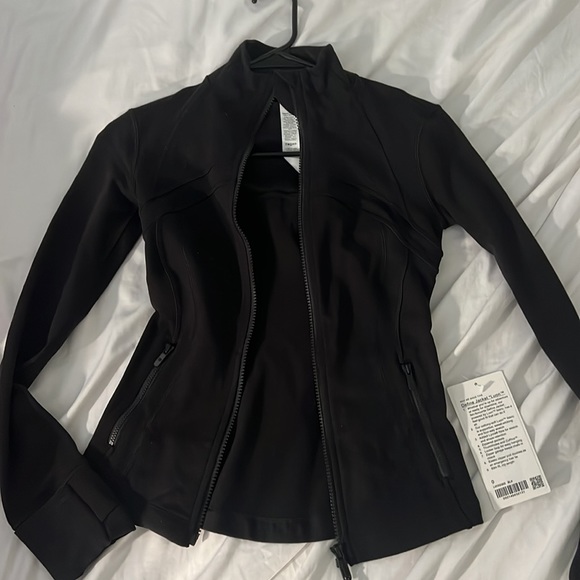Lululemon define jacket luon size 0 new with tags, never worn - Picture 2 of 2